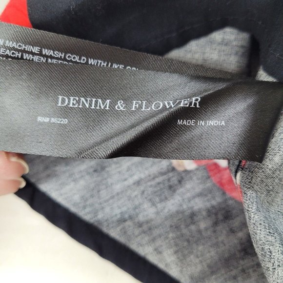 Denim & Flower Santa Shirt Adult M Santa Christmas Short Sleeve Button Up New - Picture 8 of 12